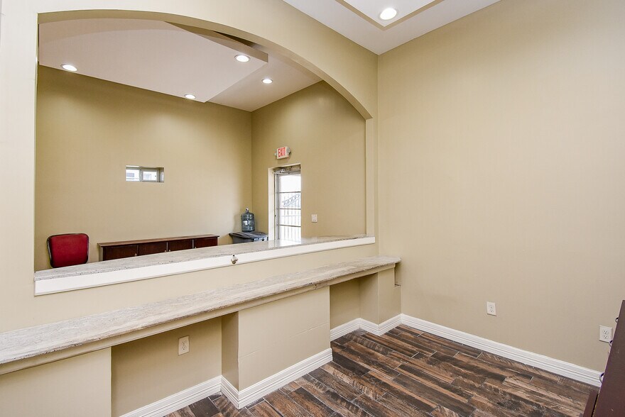 More Photos Of 9527 Ponderosa Ln, Houston Medical For Lease