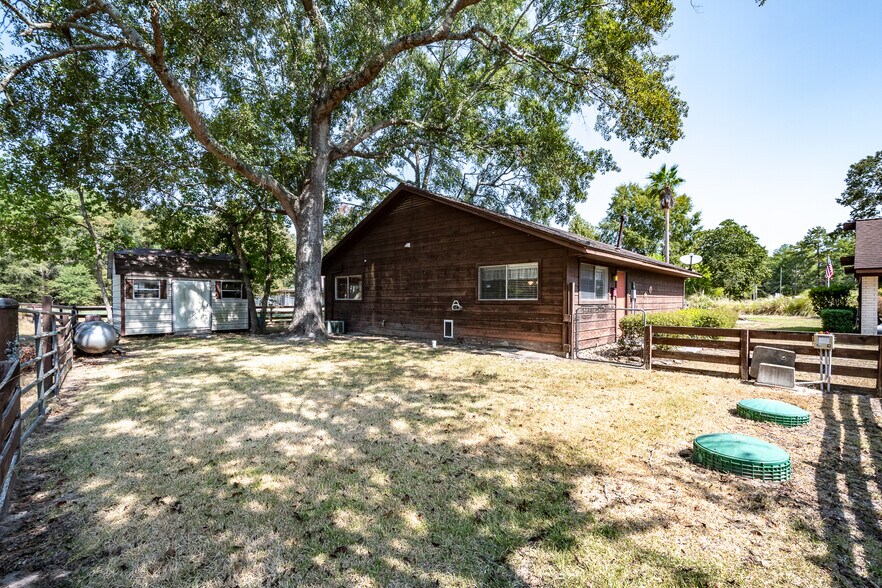 More Photos Of 16410 FM 1485 Rd, Conroe Veterinarian Kennel For Sale