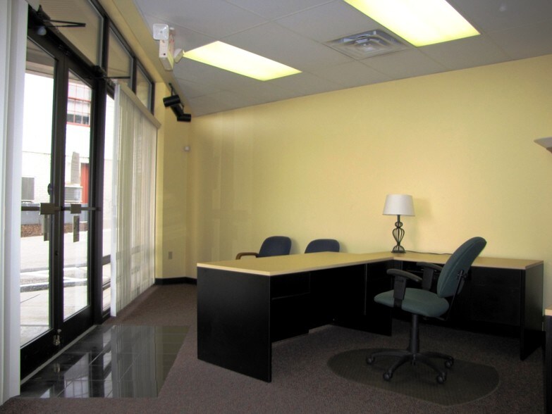 More Photos Of 153 Perry Hwy, Pittsburgh Storefront Retail Office For Lease