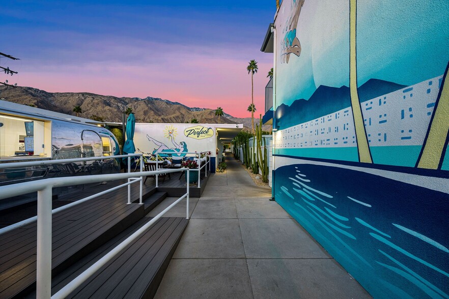 More Photos Of 1466 N Palm Canyon Dr, Palm Springs Hotel For Lease