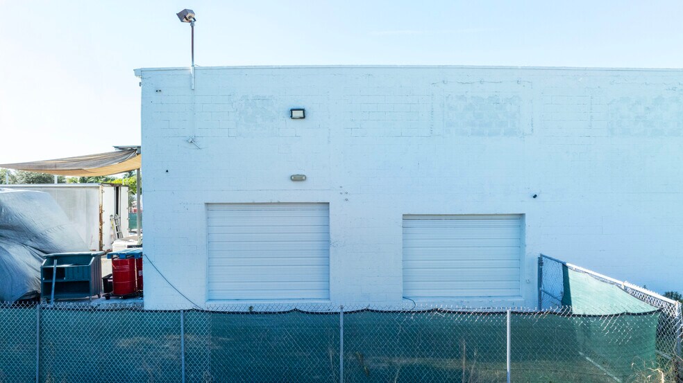 More Photos Of 1350-1390 Hammondville Rd, Pompano Beach Warehouse For Lease