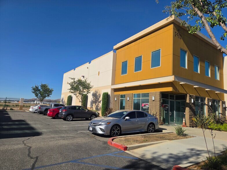 More Photos Of 3462 Webster Ave, Perris Warehouse For Lease