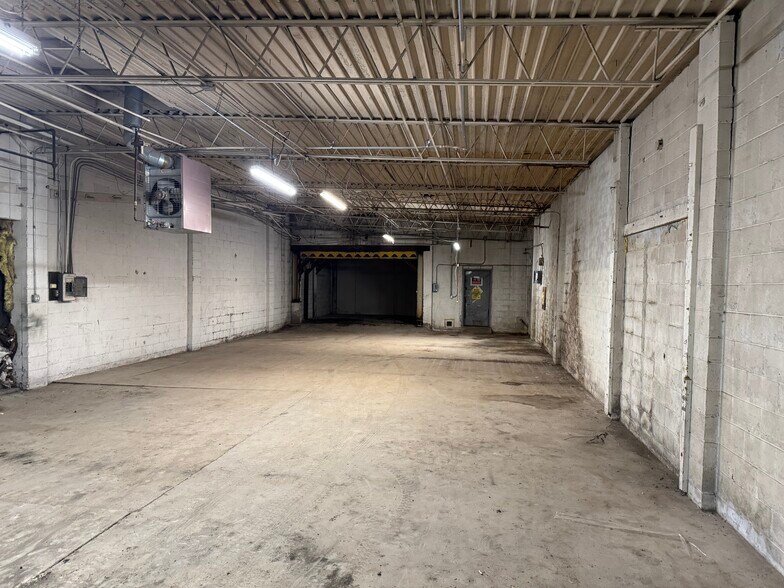 More Photos Of 5700 Walnut St, Richmond Warehouse For Sale