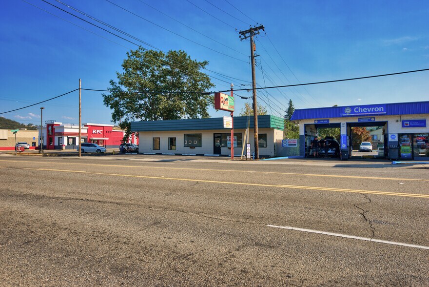 More Photos Of 347 NW Garden Valley Blvd, Roseburg Office For Lease