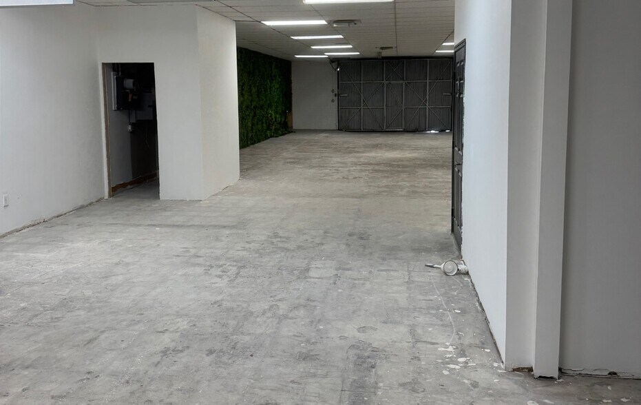 More Photos Of 1320 S Grand Ave, Los Angeles Warehouse For Lease