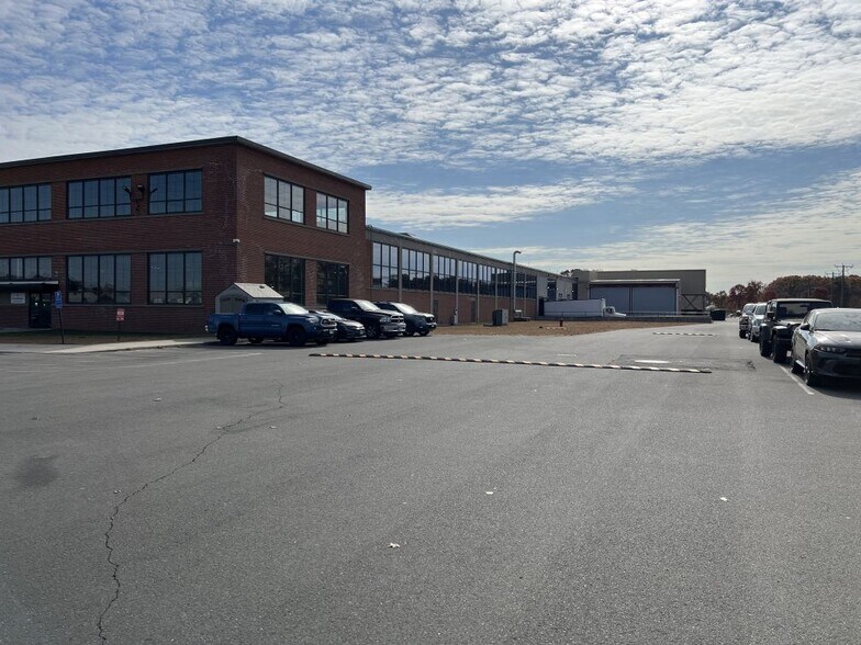 More Photos Of 75 Aircraft Rd, Southington Manufacturing For Lease