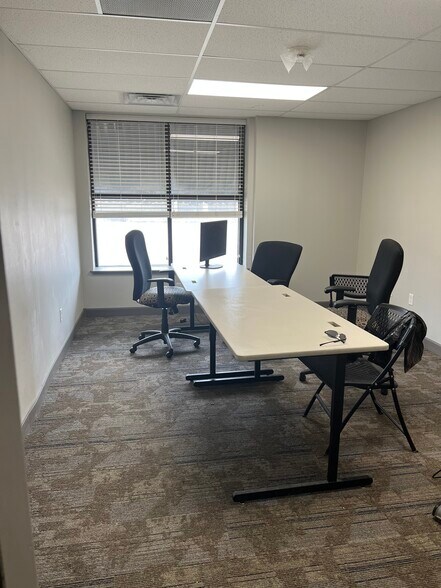 More Photos Of 601 SE 5th St, Topeka Office For Lease