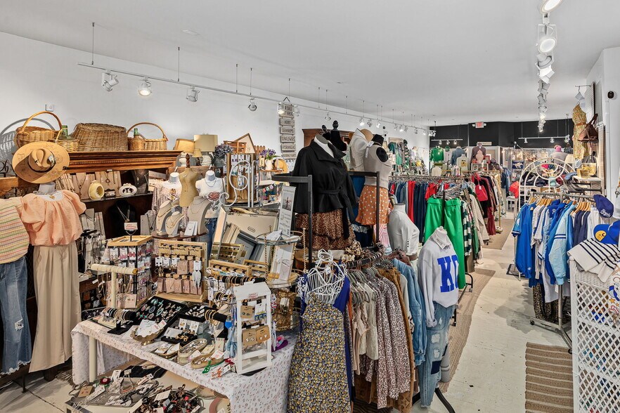 More Photos Of 2702 Ashland Ave, Saint Joseph Freestanding For Sale