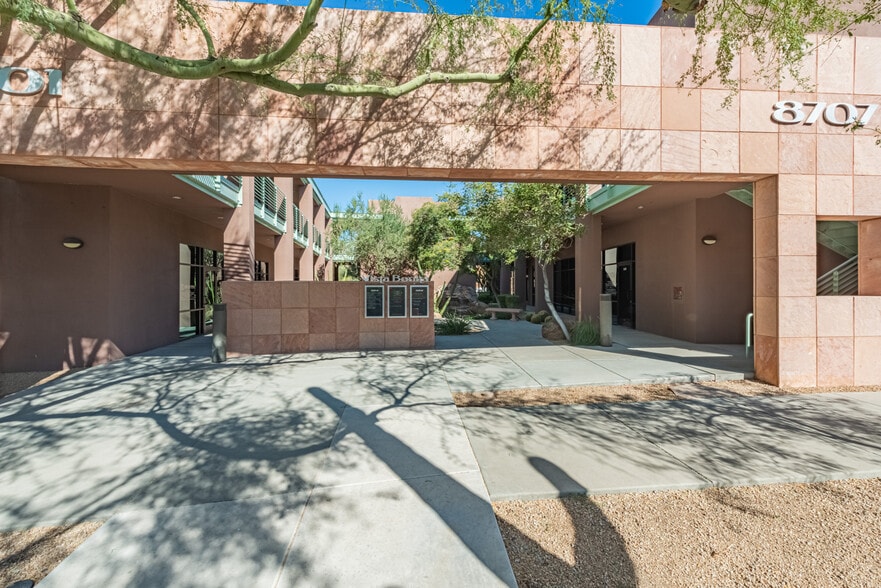 More Photos Of 8707 E Vista Bonita Dr, Scottsdale Office For Lease