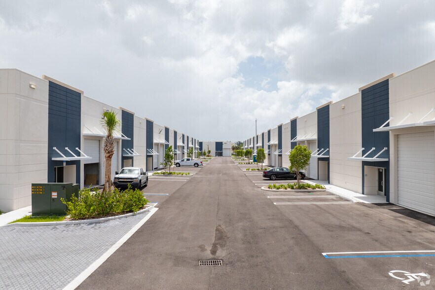 More Photos Of 6175 NW 102nd Ave, Doral Showroom For Sale