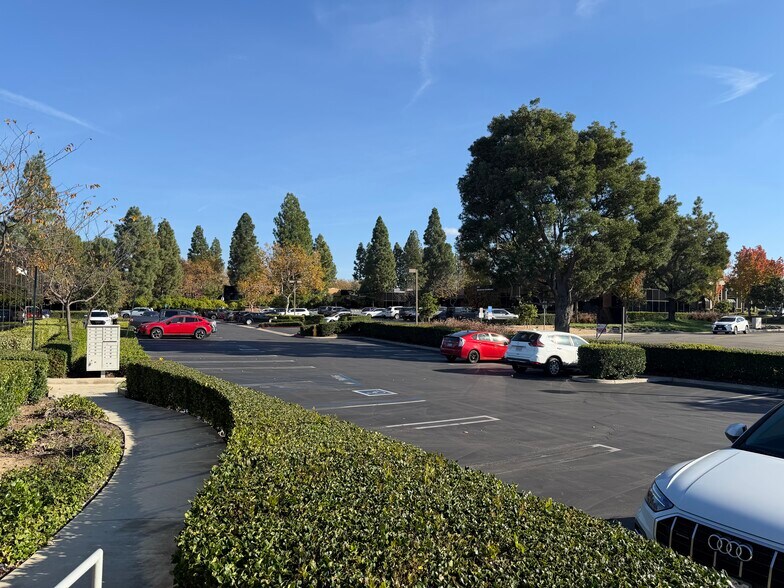 More Photos Of 23171-23173 La Cadena Dr, Laguna Hills Medical For Lease