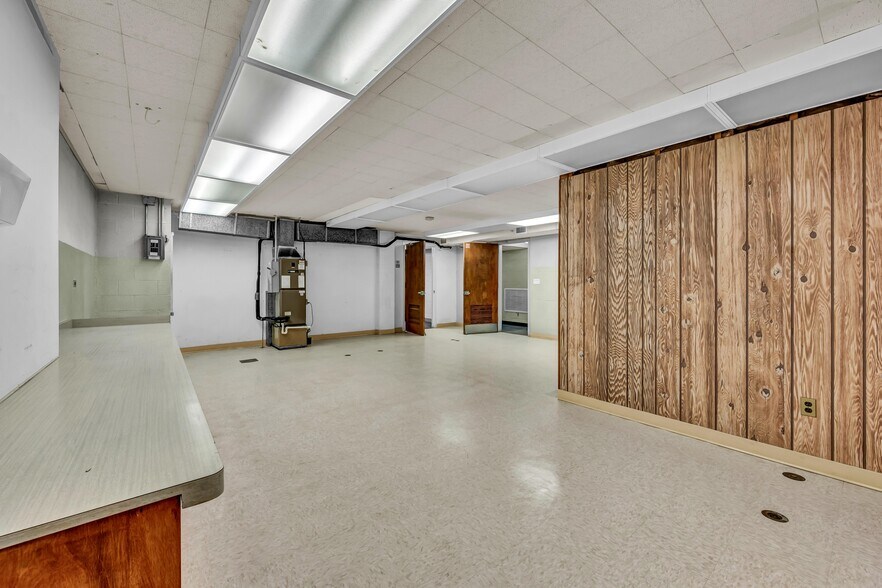 More Photos Of 159 Greenwood Ave, Bethel Bank For Sale