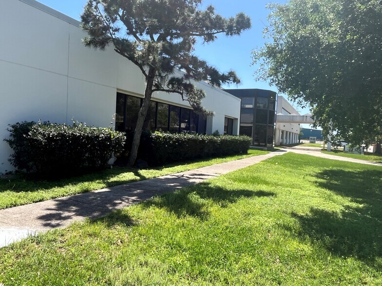 More Photos Of 4301 Poche Ct W, New Orleans Warehouse For Lease