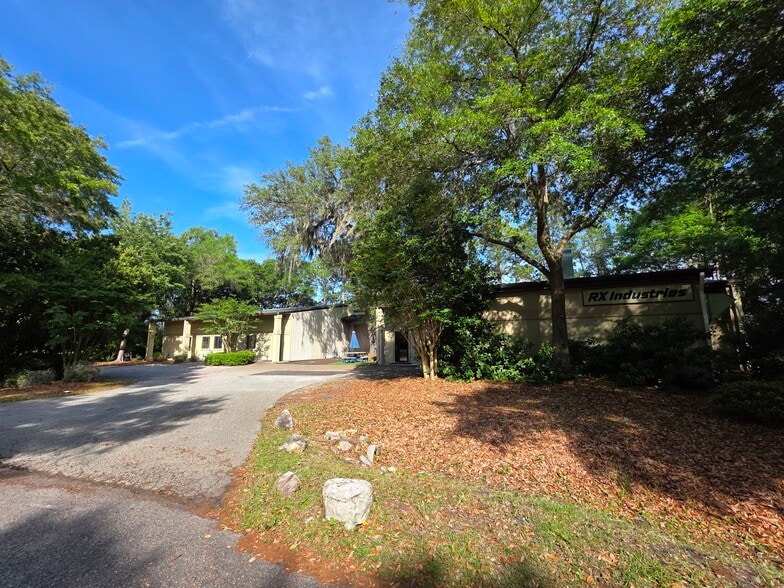 More Photos Of 16 Finch St, Hilton Head Warehouse For Sale