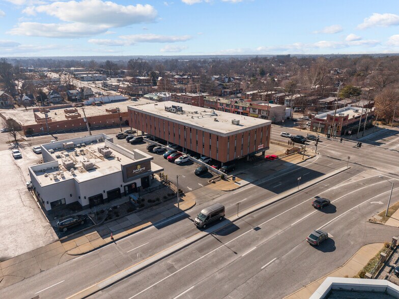 More Photos Of 6744 Clayton Rd, Richmond Heights Medical For Sale