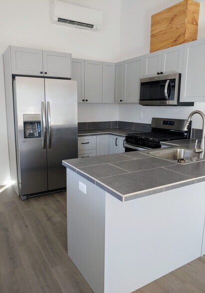 More Photos Of 428 NE Burnside Ave, Bend Apartments For Sale