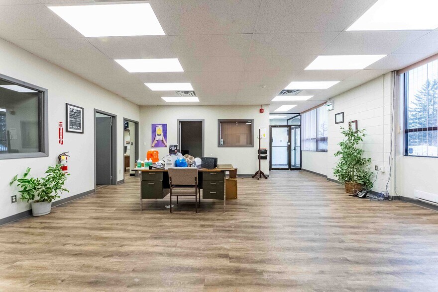 More Photos Of 500 Barrydowne Rd, Sudbury Manufacturing For Sale