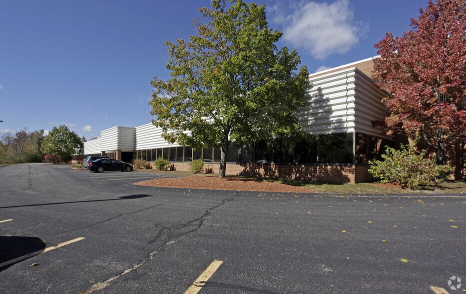 More Photos Of 554 Clark Rd, Tewksbury Research And Development For Lease