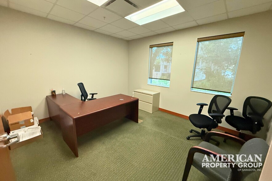 More Photos Of 5715 21st Ave W, Bradenton Medical For Sale