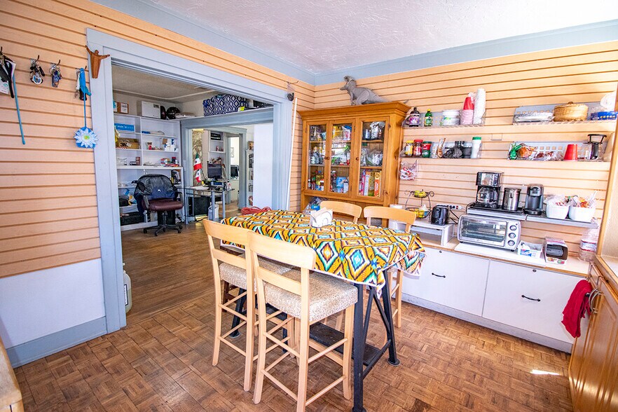 More Photos Of 215 E Fesler St, Santa Maria Storefront For Sale