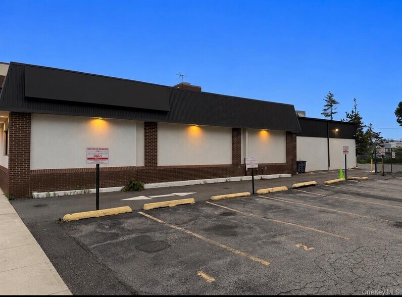 More Photos Of 19 Morris Ave, Rockville Centre Medical For Sale