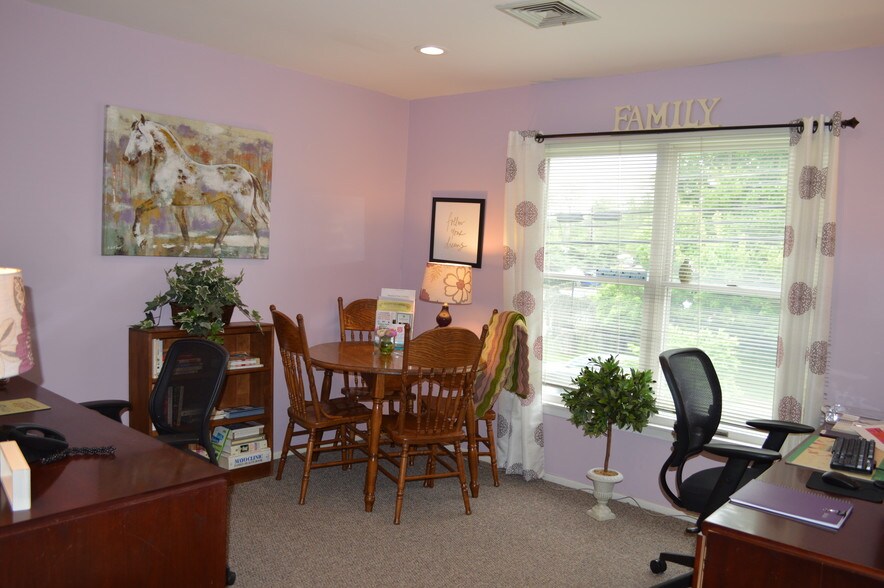 More Photos Of 85-89 Park Ave, Flemington Medical For Sale