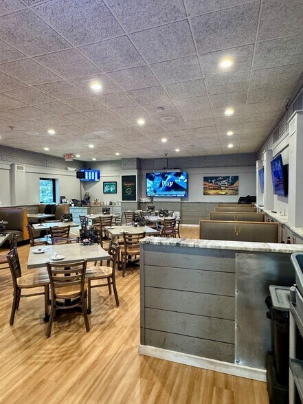 More Photos Of 218 Coggeshall St, New Bedford Storefront Retail Residential For Sale