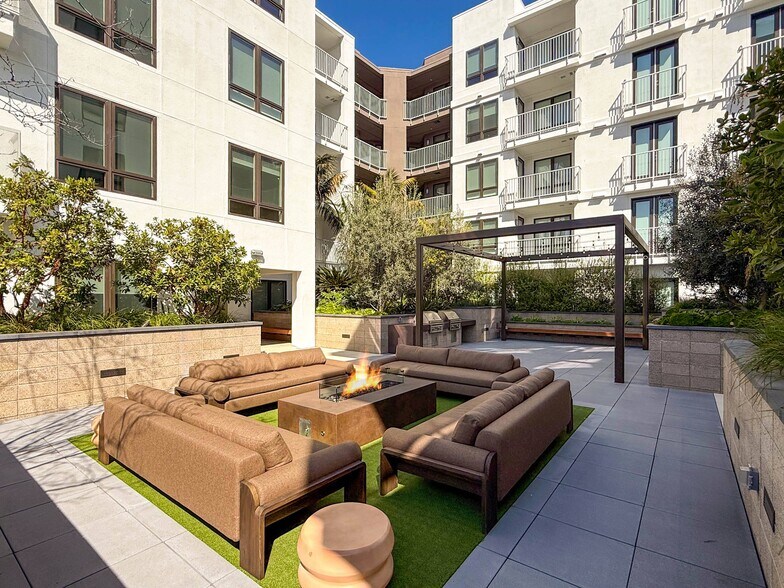More Photos Of 1340 S Hill St, Los Angeles Apartments For Lease