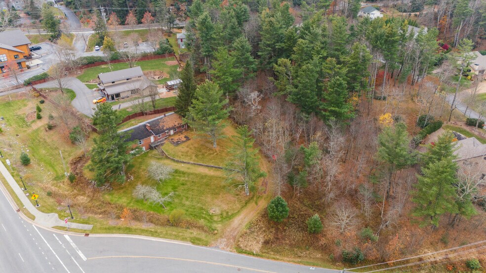 More Photos Of 986 Ransom St, Blowing Rock Hotel For Sale