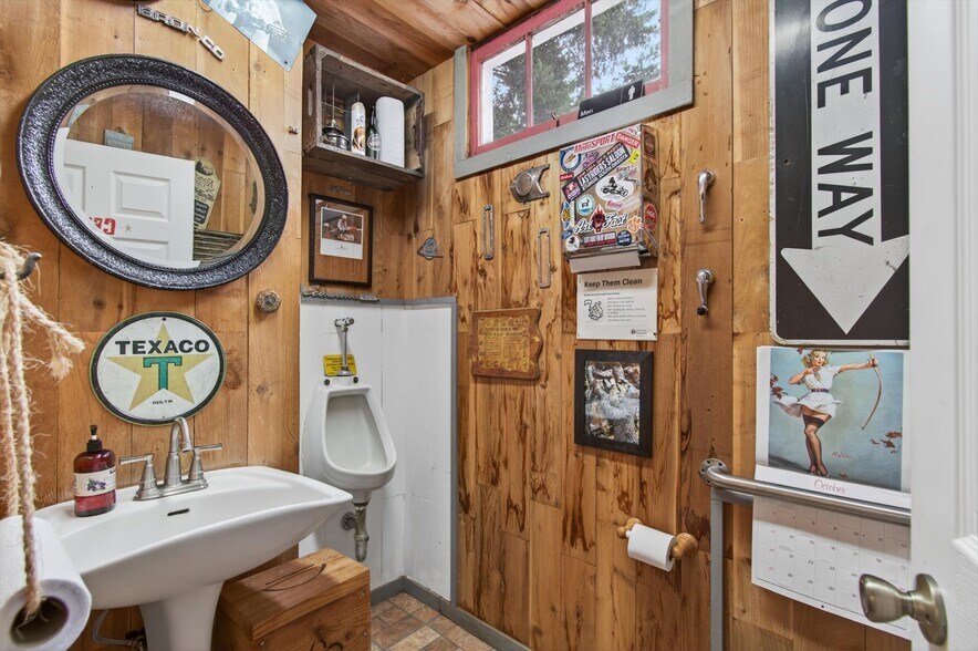 More Photos Of 8 Fairgrounds Rd, Skamokawa Restaurant For Sale
