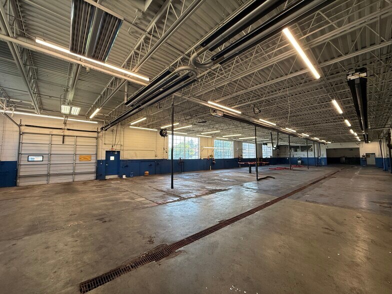 More Photos Of 16100 Lorain Ave, Cleveland General Retail For Lease