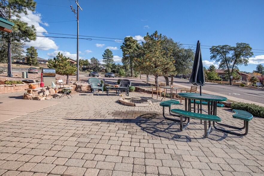 More Photos Of 102 E Main St, Payson General Retail For Sale