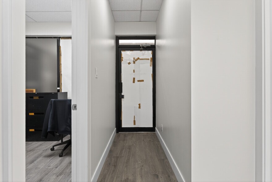 More Photos Of 570 Hood Rd W, Markham Service For Sale