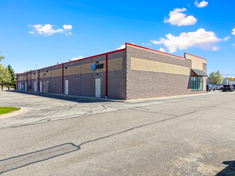More Photos Of 3295 Henry St, Muskegon Storefront For Sale