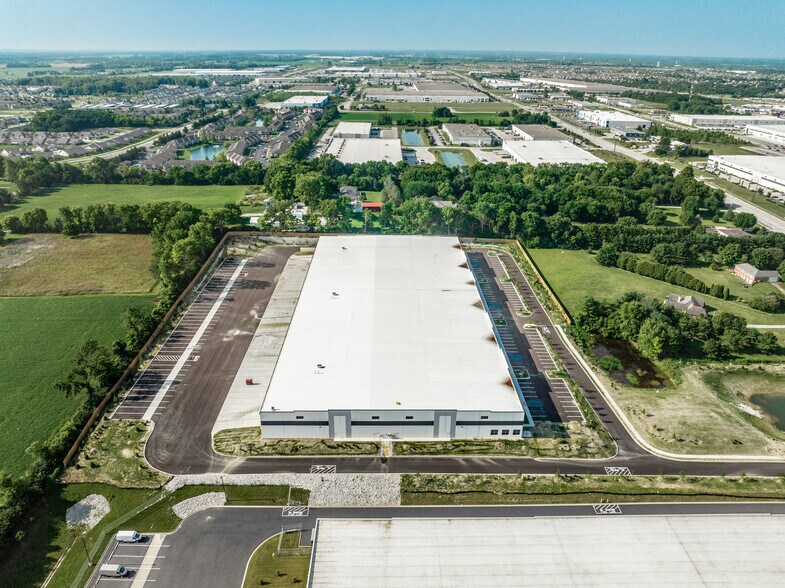 More Photos Of 703 N Graham Rd, Greenwood Distribution For Lease