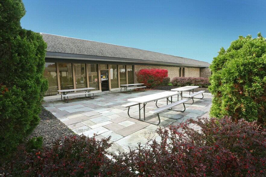 More Photos Of 250 Cross Keys Office Park, Fairport Unknown For Lease