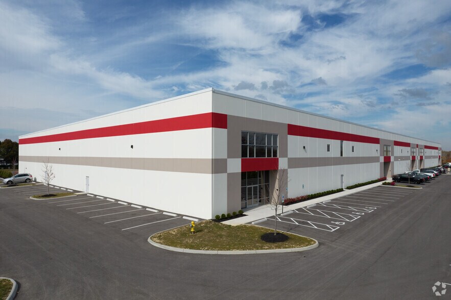 Primary Photo Of 5740 N Green Pointe Dr, Groveport Warehouse For Lease