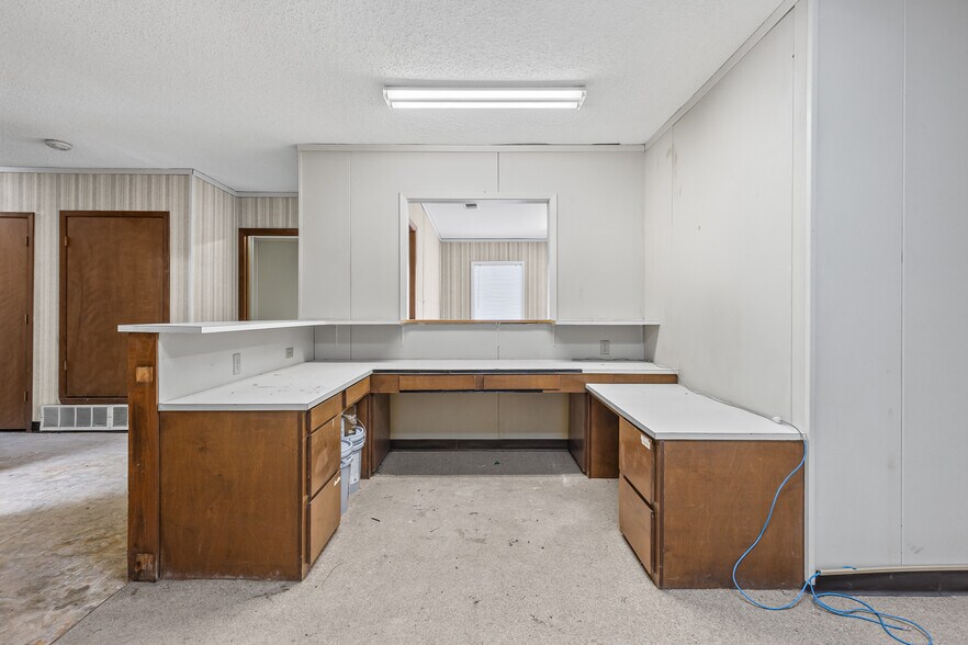 More Photos Of 5408 Wesley St, Greenville Freestanding For Sale