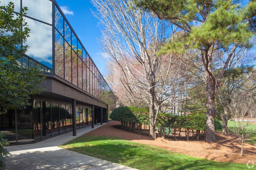 More Photos Of 6075 The Corners Pky, Peachtree Corners Office For Lease