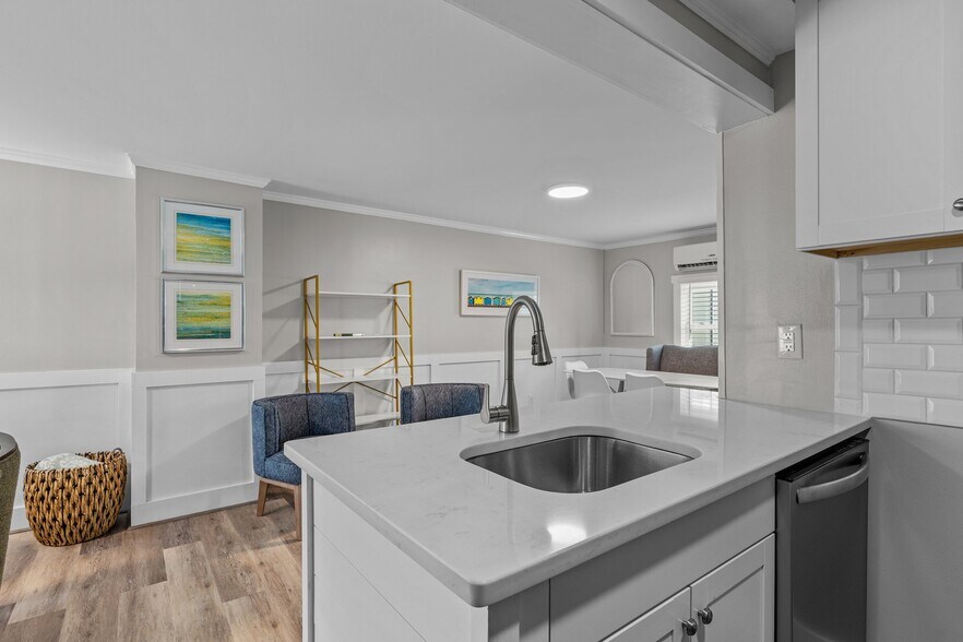 More Photos Of 119 W Bogue Blvd, Atlantic Beach Apartments For Sale