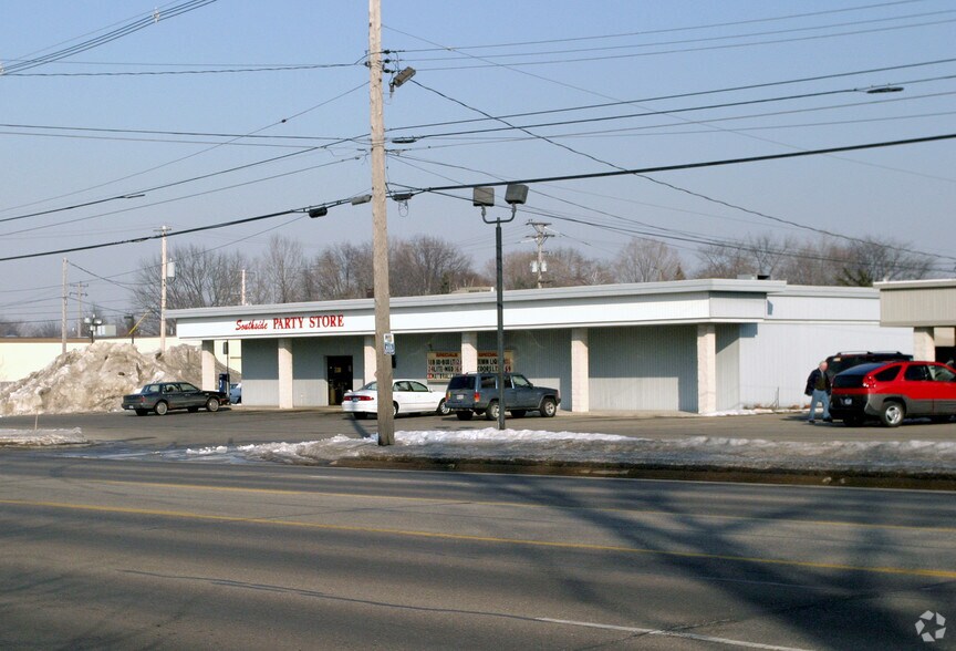 More Photos Of 877 Washington Ave, Holland Convenience Store For Sale