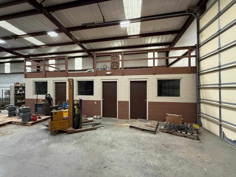 More Photos Of 2015 S Main St, Stuttgart Warehouse For Sale