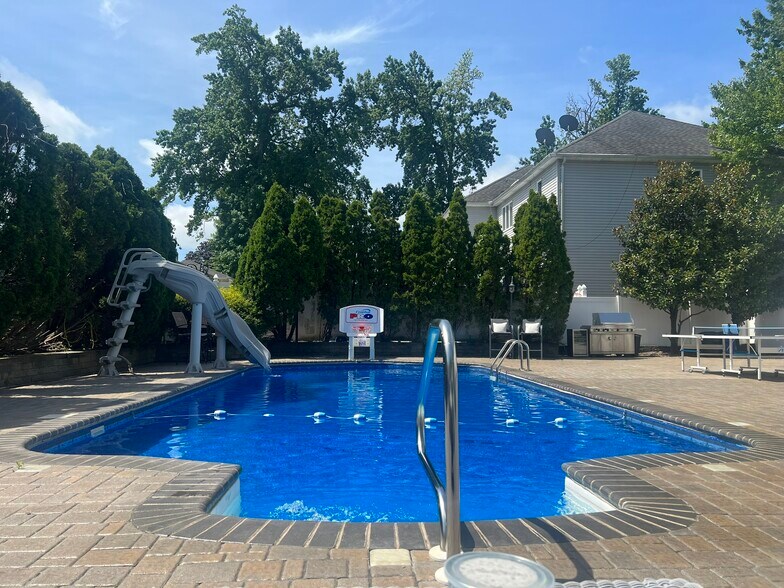 More Photos Of 146 Halpin Ave, Staten Island Multifamily For Sale