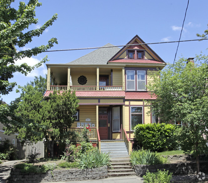 Primary Photo Of 2325 SE Taylor St, Portland Apartments For Sale