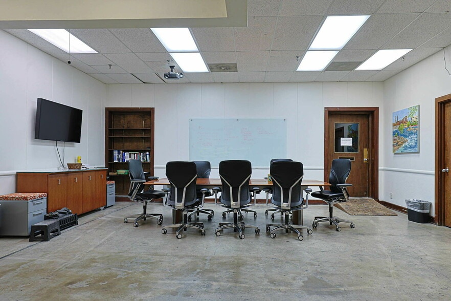 More Photos Of 1323 11th Ave, Columbus Industrial For Sale
