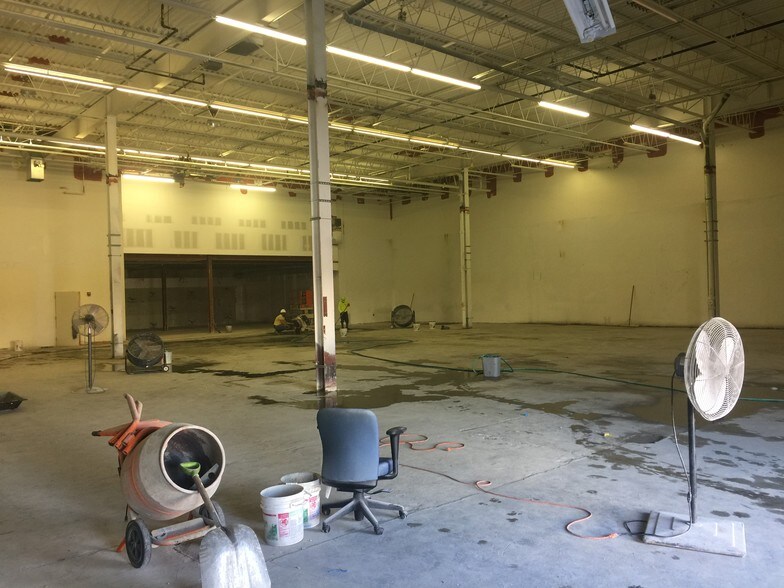 More Photos Of 5 Skyline Dr, Hawthorne Light Distribution For Lease