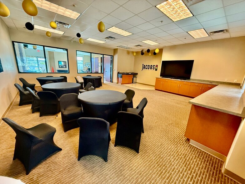 More Photos Of 15255 N 40th St, Phoenix Medical For Sale