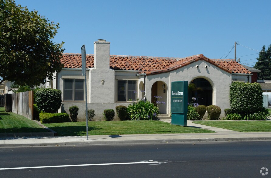 More Photos Of 717 E Lake Ave, Watsonville Office For Lease