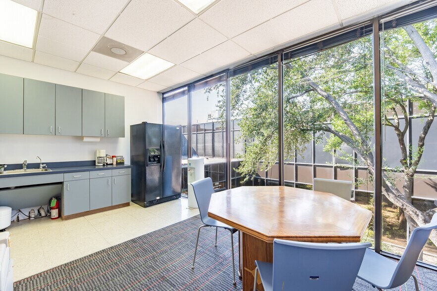 More Photos Of 8500 Shoal Creek Blvd, Austin Medical For Sale