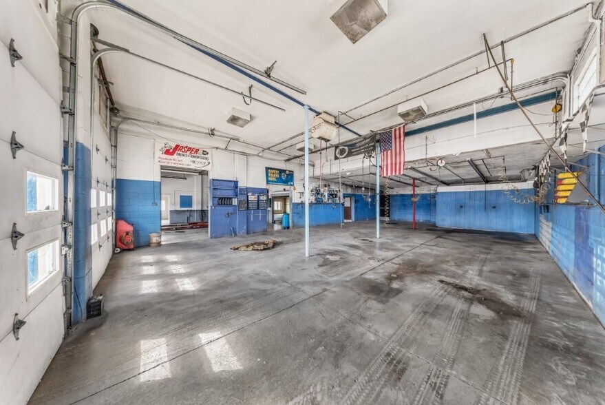 More Photos Of 5982 W State Road 32, Anderson Service Station For Sale